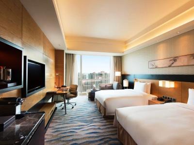 bedroom 3 - hotel hilton yantai golden coast - yantai, china