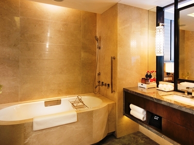 bathroom - hotel hilton zhoushan - zhoushan, china