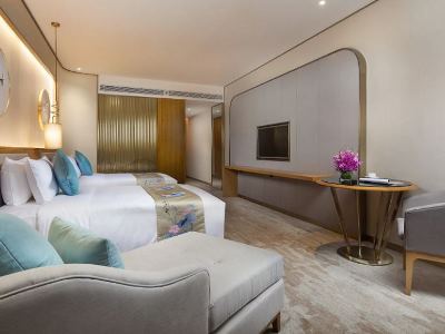 bedroom 1 - hotel ramada plaza by wyndham fuxian lake - yuxi, china