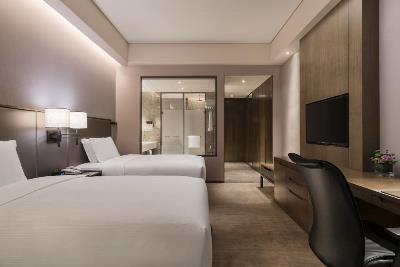bedroom 2 - hotel doubletree by hilton hotel shiyan - shiyan, china