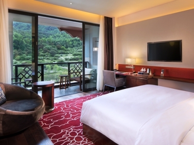 bedroom 4 - hotel hilton linzhi resort - linzhi, china