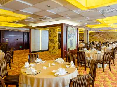 restaurant 2 - hotel wyndham grand plaza royale changsheng - jiangyin, china