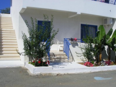 exterior view 1 - hotel flokkas hotel apartments - protaras, cyprus