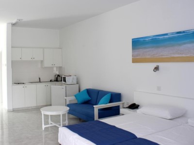 bedroom 1 - hotel flokkas hotel apartments - protaras, cyprus