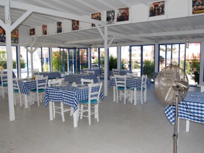 outdoor pool - hotel flokkas hotel apartments - protaras, cyprus