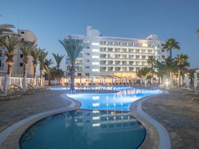 outdoor pool 2 - hotel bohemian gardens - protaras, cyprus