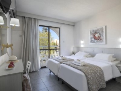 bedroom 1 - hotel cactus - larnaca, cyprus