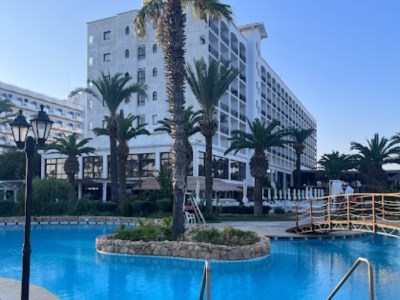 exterior view - hotel sandy beach hotel and spa - larnaca, cyprus