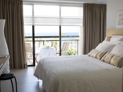 bedroom 4 - hotel sandy beach hotel and spa - larnaca, cyprus