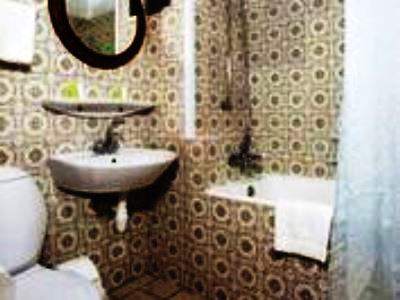 bathroom 2 - hotel pefkos - limassol, cyprus