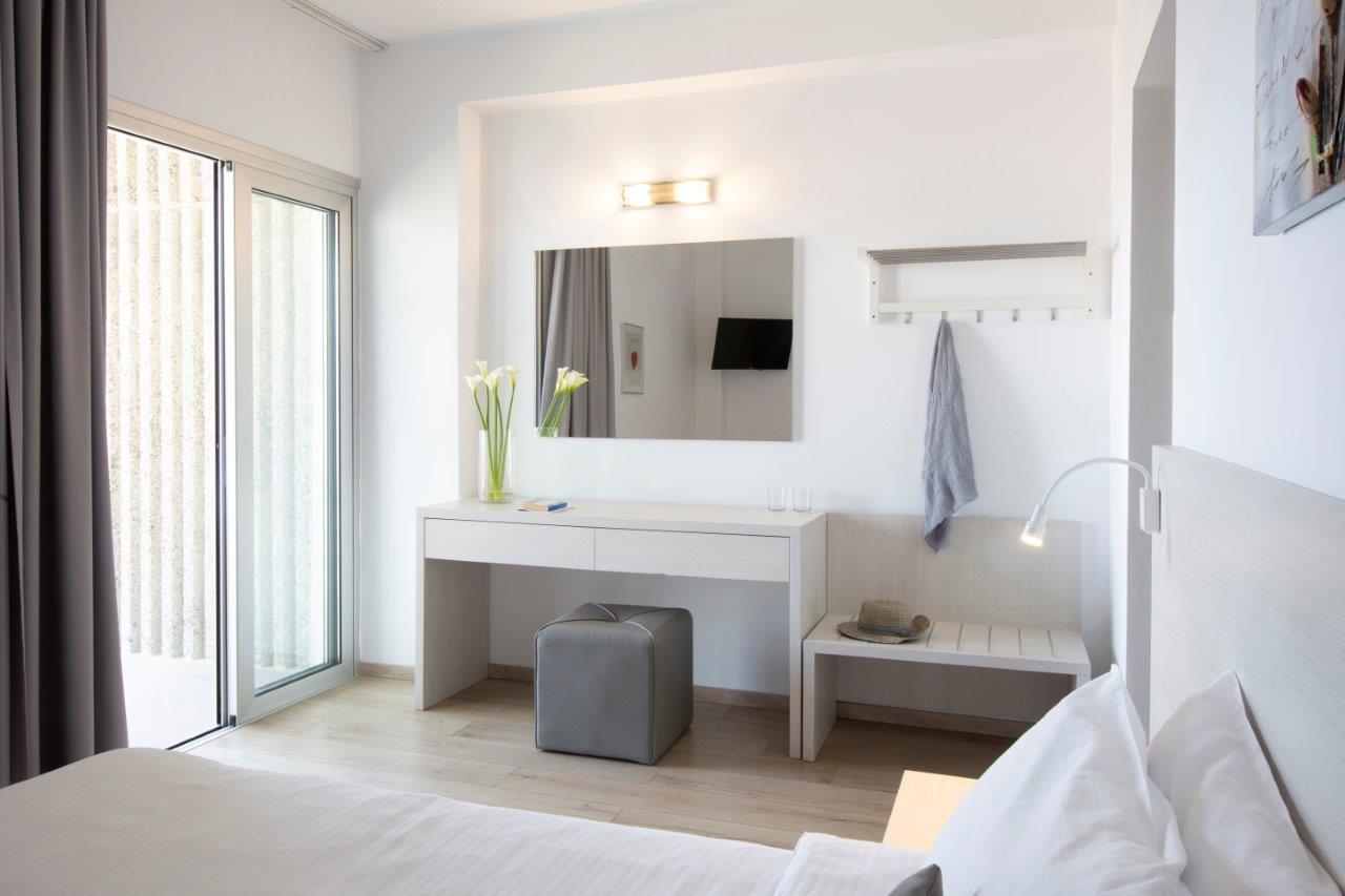 standard bedroom 1 - hotel harmony bay - limassol, cyprus