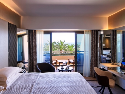 bedroom 1 - hotel four seasons - limassol, cyprus