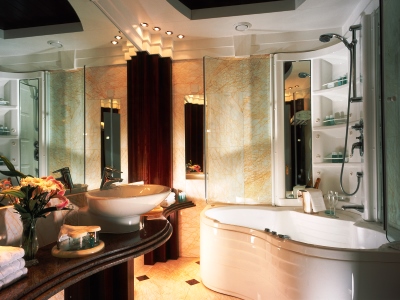 bathroom 2 - hotel four seasons - limassol, cyprus