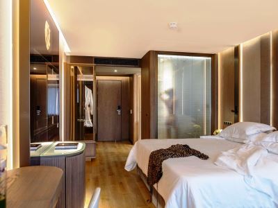 bedroom - hotel amathus beach - limassol, cyprus
