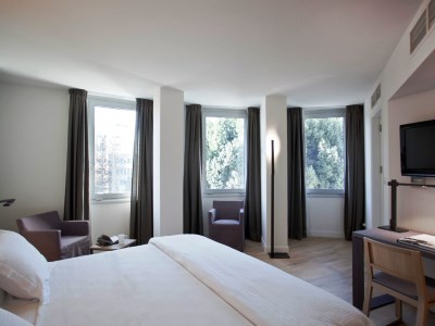 bedroom - hotel classic - nicosia, cyprus