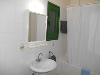 bathroom 2 - hotel pandream - paphos, cyprus