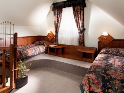bedroom 1 - hotel concertino - zlata husa - jindrichuv hradec, czech republic