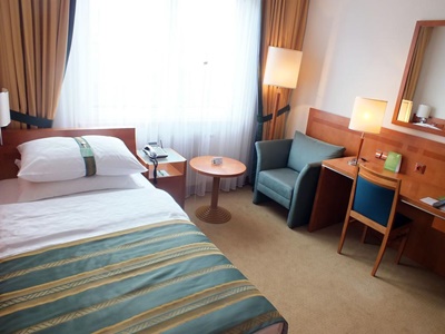 bedroom 2 - hotel quality hotel brno exhibition centre - brno, czech republic