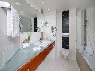 bathroom - hotel quality hotel brno exhibition centre - brno, czech republic