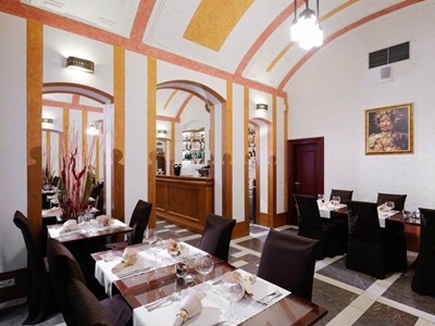 restaurant - hotel majestic plaza - prague, czech republic