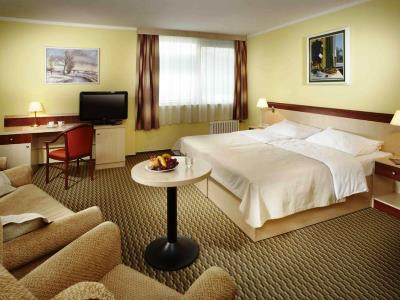 bedroom 9 - hotel orea pyramida - prague, czech republic