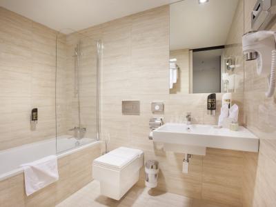 bathroom 1 - hotel grandior - prague, czech republic