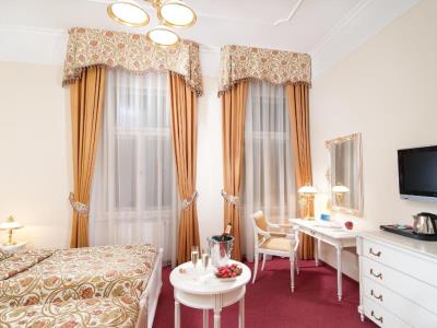 bedroom 1 - hotel alqush downtown - prague, czech republic