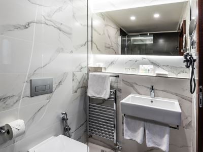 bathroom 1 - hotel grand hotel international prague - prague, czech republic