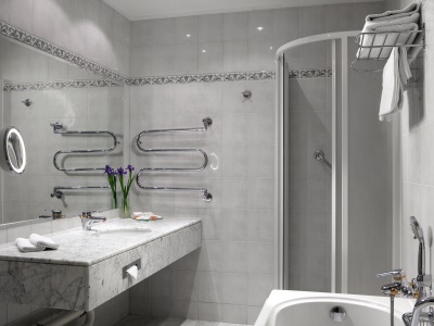 bathroom - hotel ambassador zlata husa - prague, czech republic