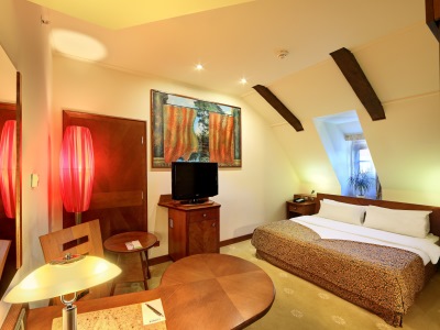 standard bedroom 1 - hotel lindner prague castle - prague, czech republic