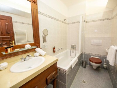 bathroom - hotel ruze - cesky krumlov, czech republic