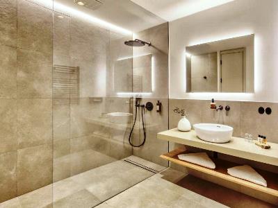 bathroom - hotel oldinn - cesky krumlov, czech republic