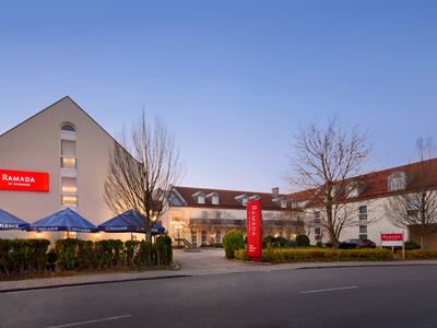 exterior view - hotel ramada by wyndham muenchen airport - schwaig-oberding, germany