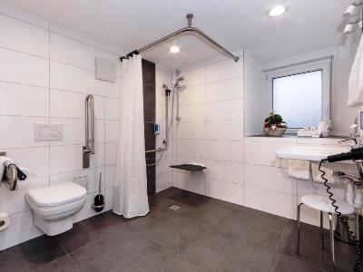 bathroom - hotel best western plus aalener romerhotel - aalen, germany