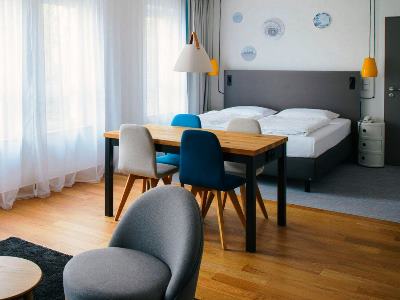 junior suite 1 - hotel vienna house easy by wyndham oeynhausen - bad oeynhausen, germany