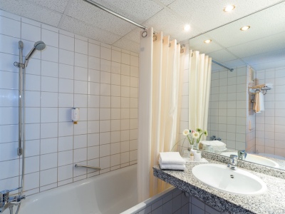 bathroom - hotel rheingold - bayreuth, germany