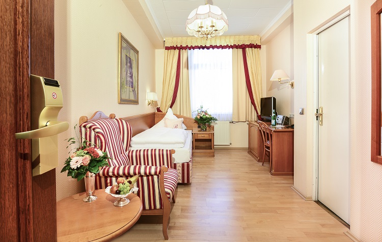 standard bedroom - hotel bellevue rheinhotel - boppard, germany
