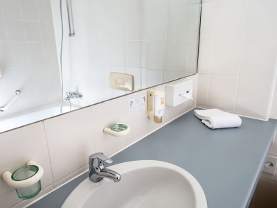 bathroom - hotel best western braunschweig seminarius - braunschweig, germany