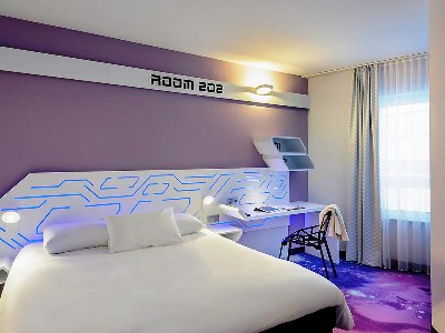 bedroom - hotel b and b hotel bremen-altstadt - bremen, germany