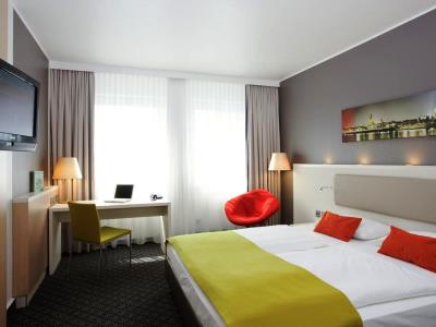 bedroom 1 - hotel mercure severinshof - cologne, germany