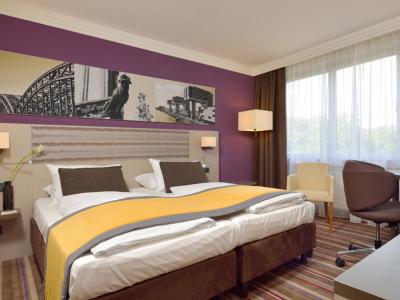 bedroom 2 - hotel leonardo royal koeln am stadtwald - cologne, germany