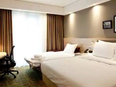 bedroom 2 - hotel hampton by hilton dortmund phoenix see - dortmund, germany