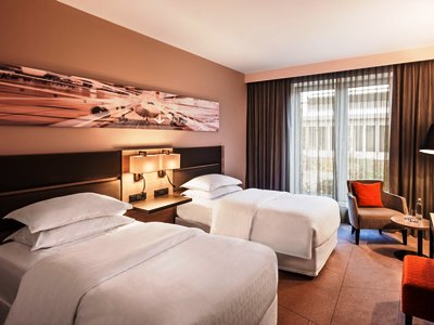bedroom - hotel sheraton duesseldorf airport - dusseldorf, germany