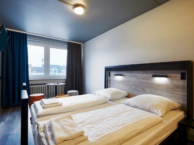 bedroom - hotel a and o dusseldorf hauptbahnhof - dusseldorf, germany