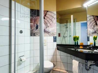 bathroom - hotel leonardo boutique hotel dusseldorf - dusseldorf, germany