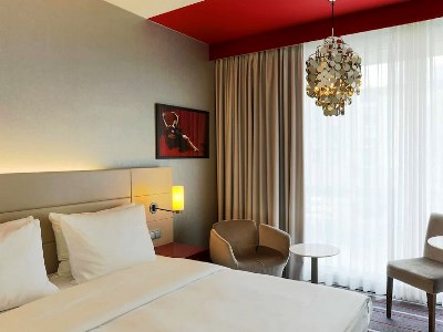 standard bedroom - hotel radisson blu media harbour - dusseldorf, germany