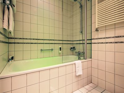 bathroom - hotel mercure plaza essen - essen, germany