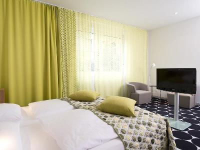 bedroom - hotel tryp by wyndham frankfurt - frankfurt, germany
