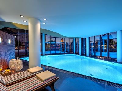 outdoor pool - hotel lindner hotel and residence main plaza - frankfurt, germany