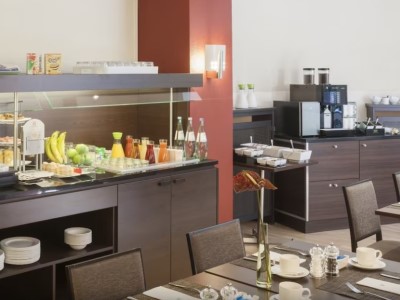 breakfast room - hotel nh frankfurt niederrad - frankfurt, germany